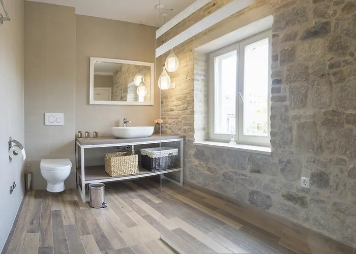 아스팔라토스 4*